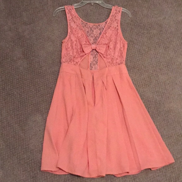 Francesca’s pink dress 🎀 - Picture 2 of 4